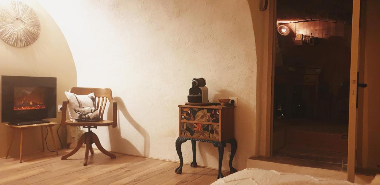 Charmante Suite Independante Avec Cave A Vin Cournonsec Экстерьер фото
